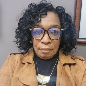 Meet your Posher, Alesia